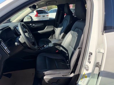 2023 Volvo XC40 Core