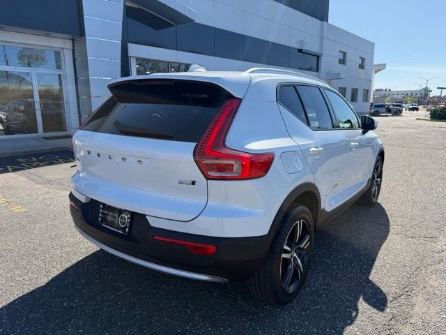 2023 Volvo XC40 Core