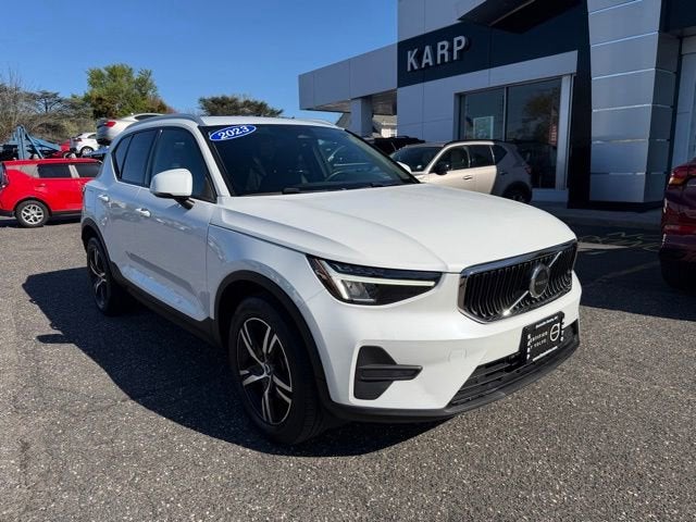 2023 Volvo XC40 Core