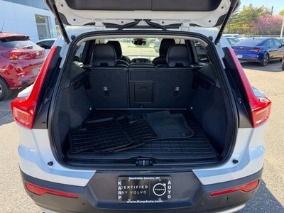 2023 Volvo XC40 Core