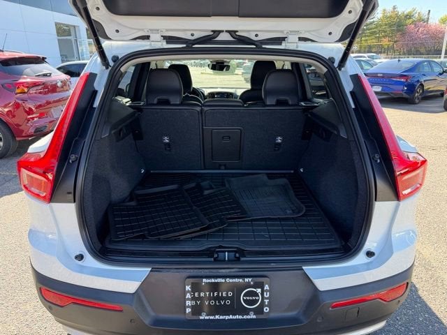 2023 Volvo XC40 Core