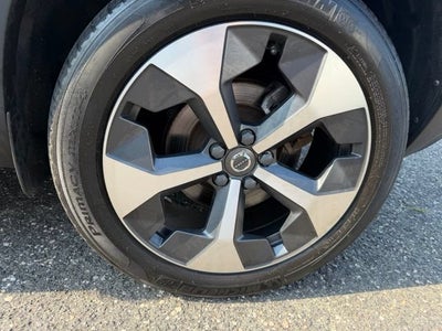2023 Volvo XC40 Plus Dark Theme