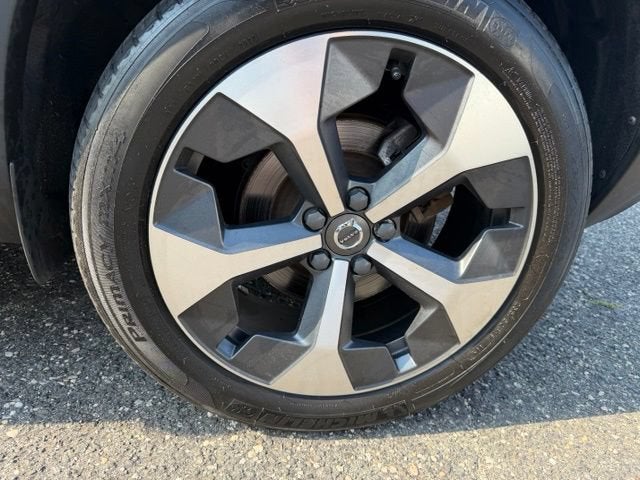 2023 Volvo XC40 Plus Dark Theme