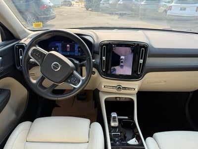 2023 Volvo XC40 Plus Dark Theme