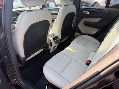 2023 Volvo XC40 Plus Dark Theme