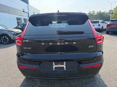 2023 Volvo XC40 Plus Dark Theme