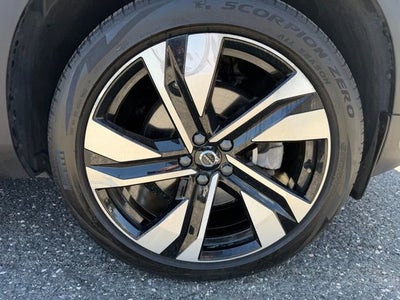 2023 Volvo XC40 Plus Dark Theme