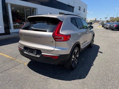 2023 Volvo XC40 Plus Dark Theme