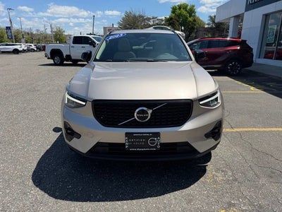 2023 Volvo XC40 Plus Dark Theme