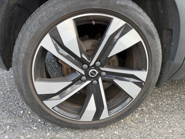 2023 Volvo XC40 Plus Dark Theme