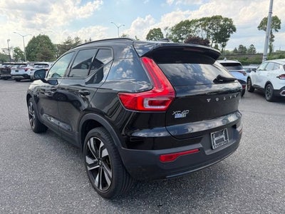 2023 Volvo XC40 Plus Dark Theme