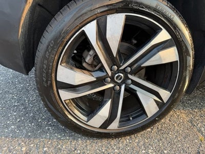 2023 Volvo XC40 Plus Dark Theme