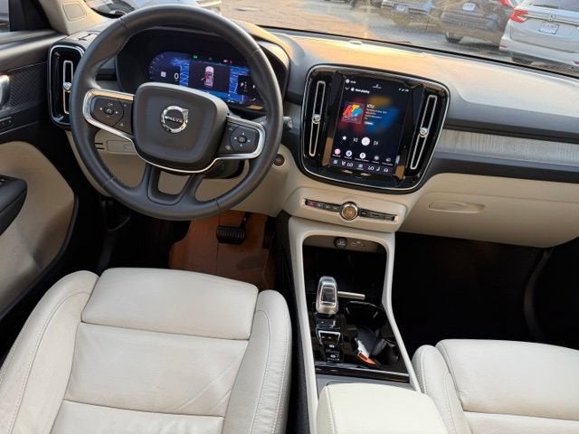 2023 Volvo XC40 Plus Dark Theme