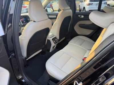 2023 Volvo XC40 Plus Dark Theme