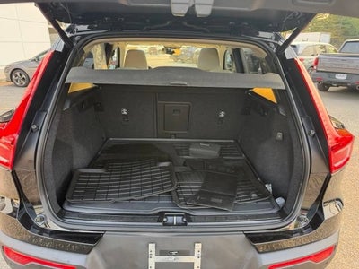 2023 Volvo XC40 Plus Dark Theme