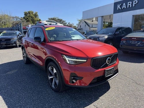 2023 Volvo XC40 Plus Dark Theme