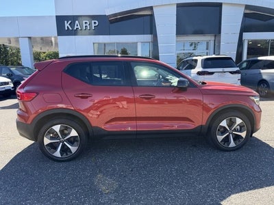 2023 Volvo XC40 Plus Dark Theme