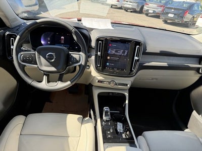 2023 Volvo XC40 Plus Dark Theme