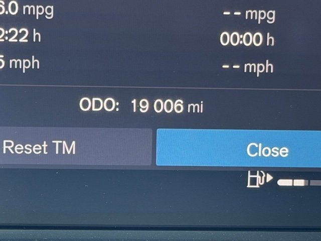 2023 Volvo XC40 Plus Dark Theme