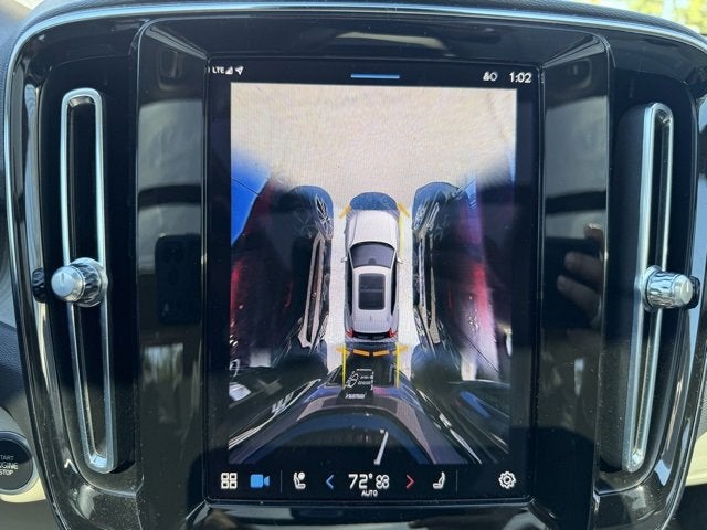 2023 Volvo XC40 Plus Dark Theme