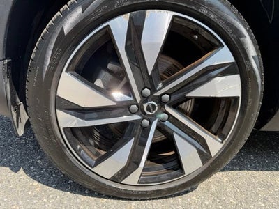2023 Volvo XC40 Plus Dark Theme