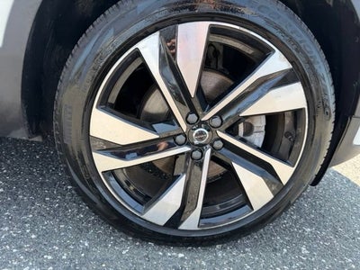 2023 Volvo XC40 Plus Dark Theme