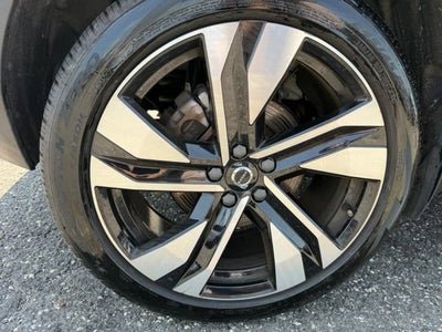 2023 Volvo XC40 Plus Dark Theme