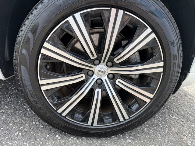 2025 Volvo XC90 Core
