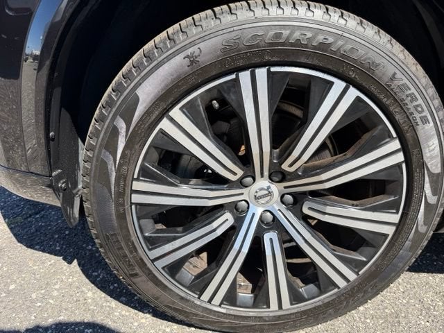 2025 Volvo XC90 Core
