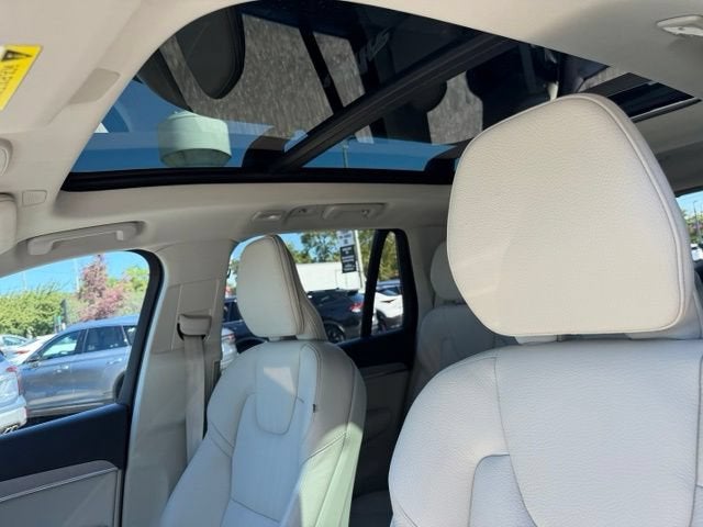 2025 Volvo XC90 Core