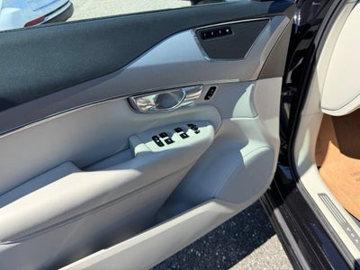 2025 Volvo XC90 Core