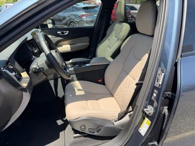2026 Volvo XC60 Plus