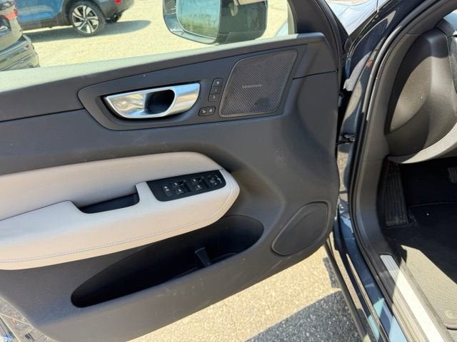 2026 Volvo XC60 Plus
