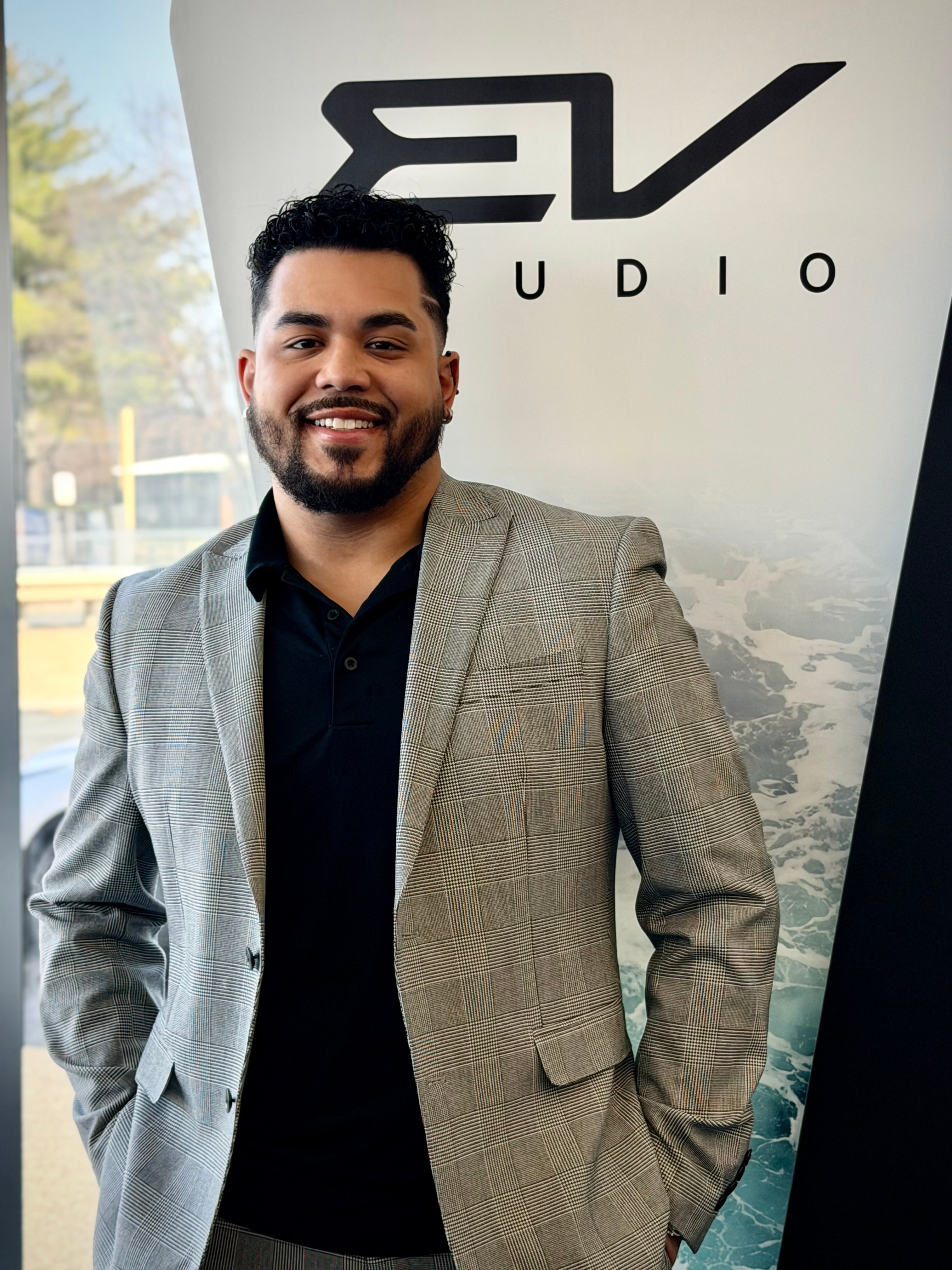 Robert (Tico) Fernandez